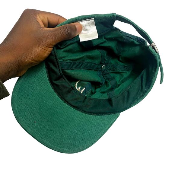 Coed naked hat - Picture 3 of 4